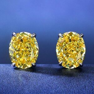 The Timeless Classic Yellow stud earrings in 925 and cubic zirconia